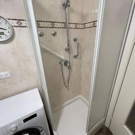Apartment Italia 22 *